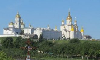 Инвентаризация в Почаевской лавре проводится по списку 1967 года Инвентаризация в Почаевской лавре проводится по списку 1967 года