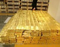 Китай стал покупать меньше золота на фоне торговой войны с США