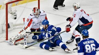 НХЛ: «Вашингтон» открыл счет в серии с «Тампой»