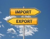 В январе-апреле импорт товаров превысил экспорт почти на полтора млрд долларов